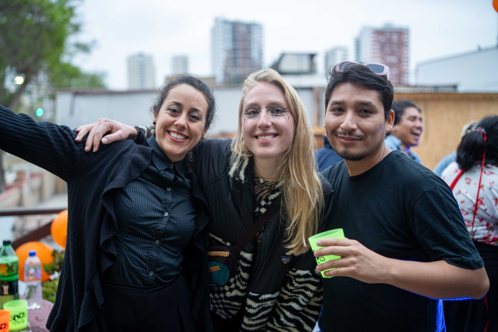 Asistentes disfrazados